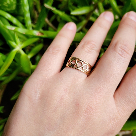 New Classic Gold Simple Dainty Infinity Ring Band & Toe Ring - Picture 4 of 7